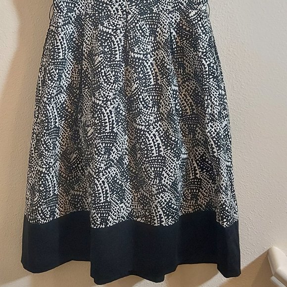 London Times Fit and Flare 50s Inspired Sleeveless Dress, Size 8 - Picture 7 of 7